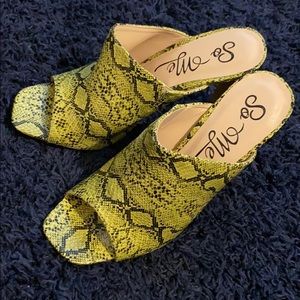 Neon yellow snake print heels w/ matching necklace